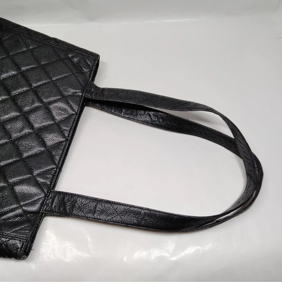 CHANEL CHARM CAVIAR Shopper Tote - Picture 6 of 10